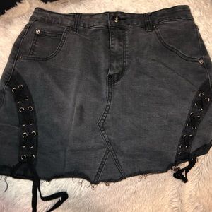 Black denim skirt size M